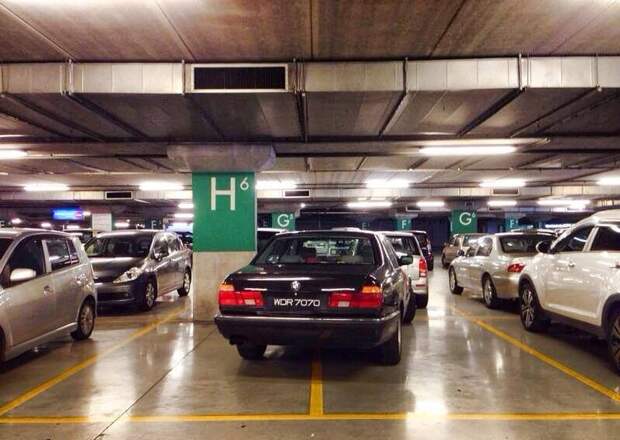 Любители парковать автомобили по-особенному парковка, парковочное место