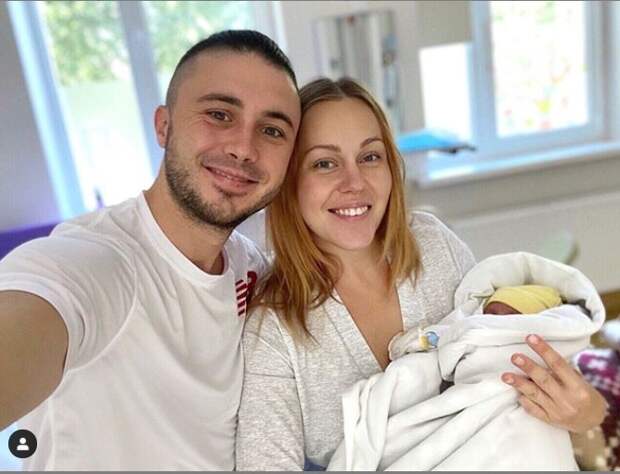 Тарас Тополя и Алена Кучер стали родителями в третий раз