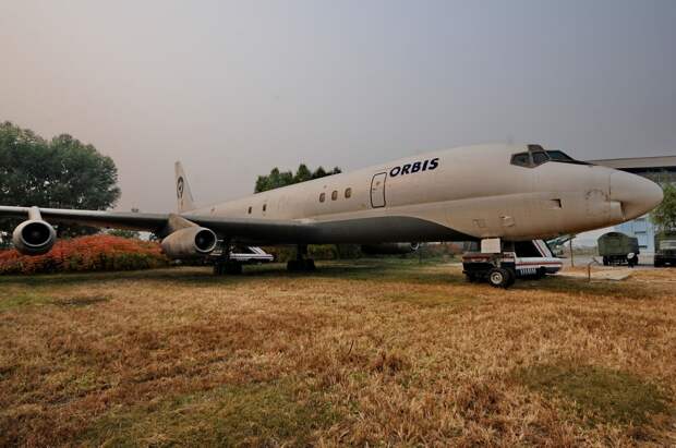 Дуглас DC-8 в музее авиации в Пекине Дуглас DC-8 в музее авиации в Пекине