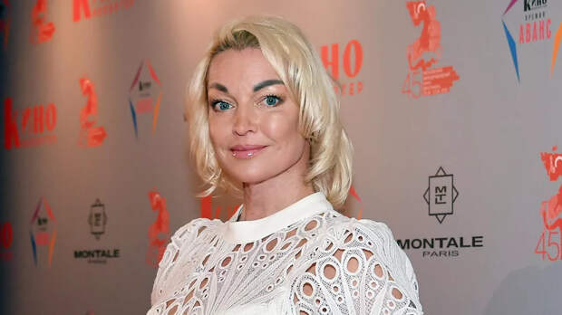 «Ты все время жрешь»: Волочкова провела необычную беседу с новой возлюбленной Диброва