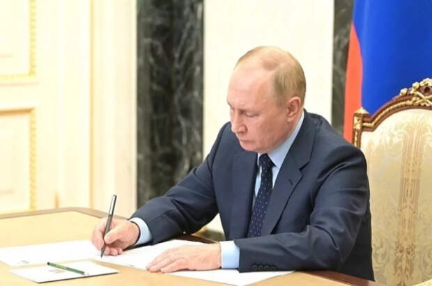 Путин направил лидерам стран поздравления по случаю 81-й годовщины Победы