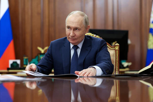 Путин поздравил с 9 Мая Пашиняна, Алиева и лидеров еще восьми постсоветских стран