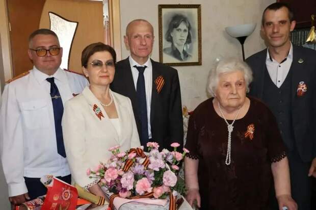В Киреевске прошёл «Парад у дома ветерана»