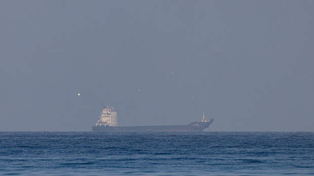 В КСИР пообещали ответить на приближение военных судов к Ормузскому проливу