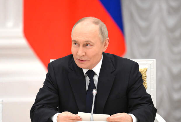 Путин наградил паралимпийцев и их тренеров