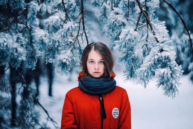Девушки в зимнем лесу (47 фото)