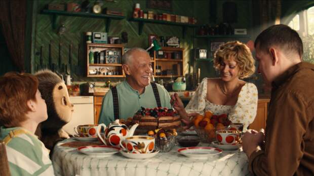 «Очень мощный супергерой»: в чём секрет успеха фильма «Чебурашка 2»