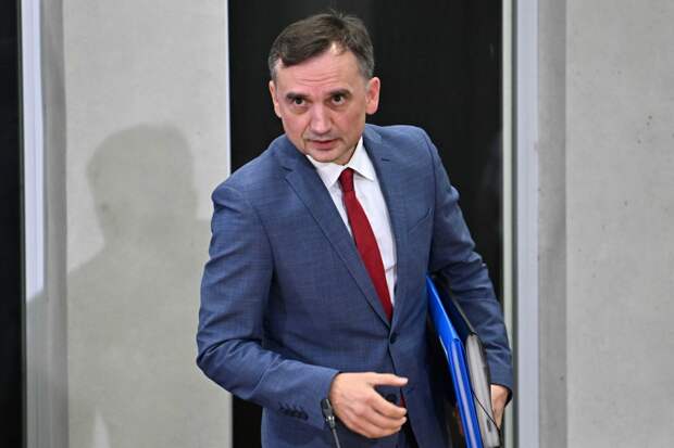 Экс-министр юстиции Польши получил политическое убежище в Венгрии