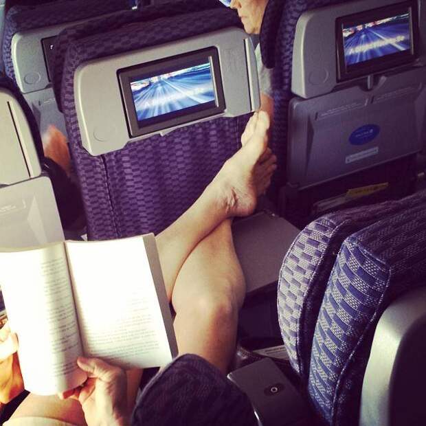 PassengerShaming18 Бывшая стюардесса выкладывает фотографии самых отвратительных пассажиров самолётов