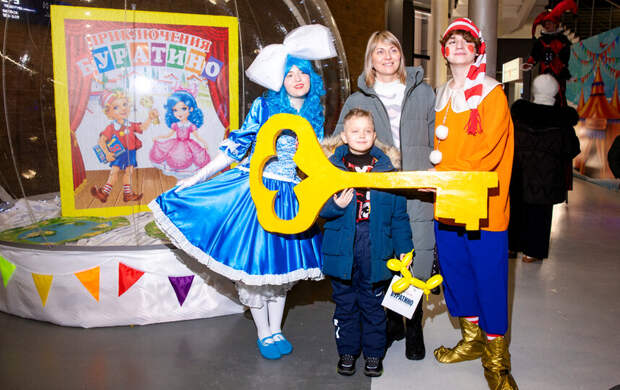 Банк «РОССИЯ» и Илья Авербух подарили детям Санкт-Петербурга новогоднее шоу «Буратино»