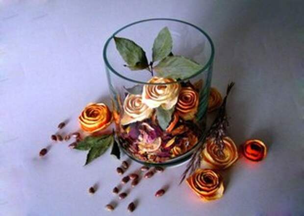 Розы из апельсинов. Можно использовать для разнообразного декора.