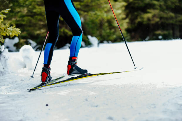 Лыжникам назвали способ спастись при попадании под лед