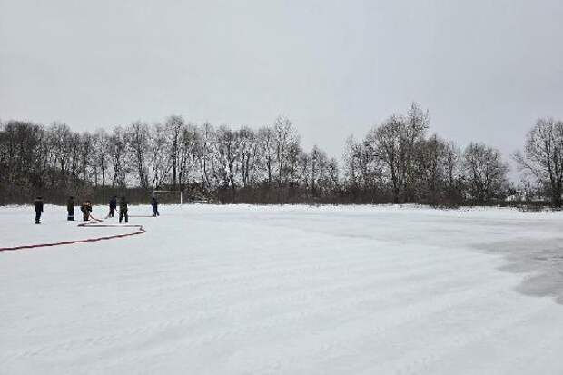 В Тамбове готовят к открытию самый большой уличный каток в парке "Дружба"