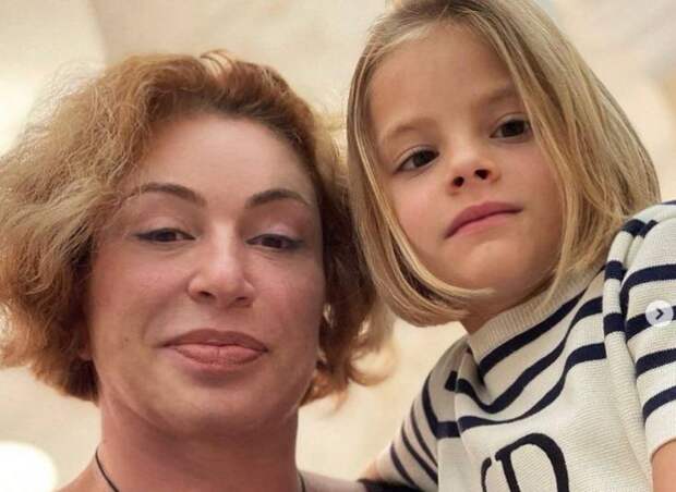 Бабушка Тимати рассказала о необычном диагнозе внучки Алисы