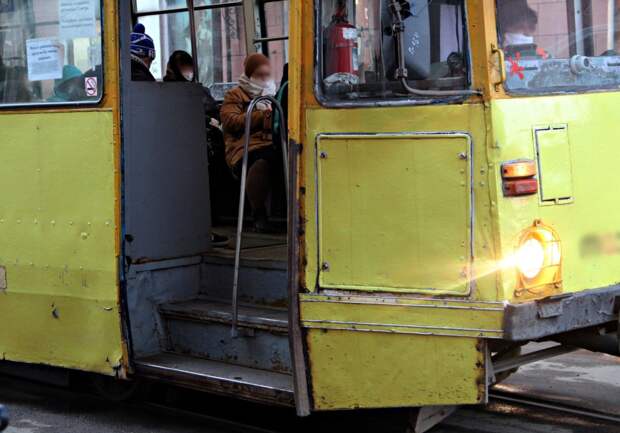 Злоумышленники украли в Ангарске трамвайные рельсы на миллион рублей 