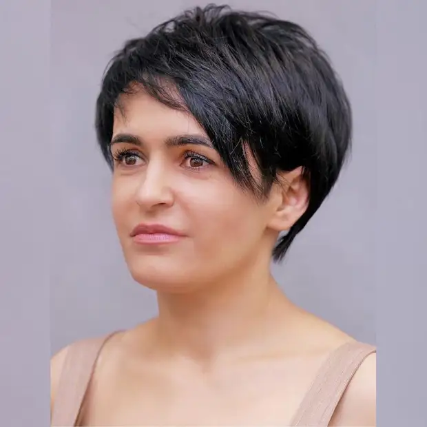 12 темных стрижек 2021 для женщин старше 40 на разную длину волос