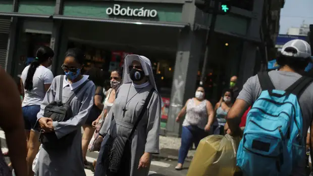 В Бразилии за сутки выявили 18 497 новых случаев коронавируса