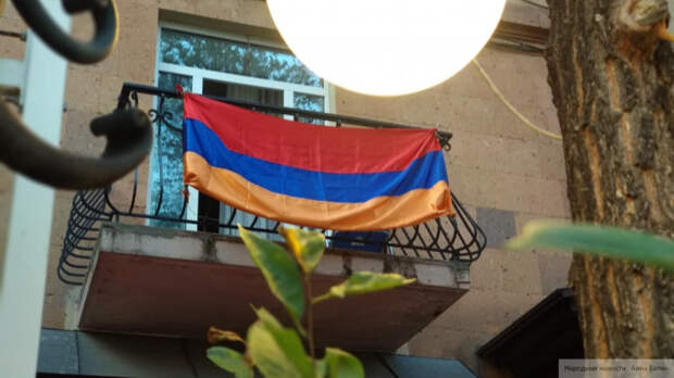 Нацсобрание Армении не стало отменять военное положение в стране