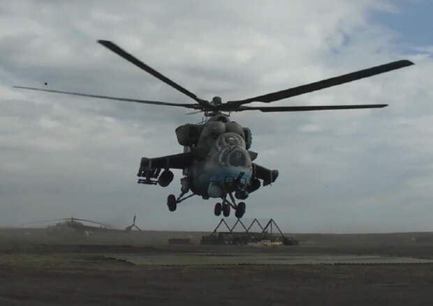 Экипаж вертолета Ми-35М ВКС России уничтожил подразделение ВСУ на Купянском направлении