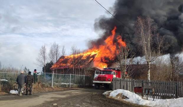 Выходные в Карелии: черный дым, смертельное ДТП и штраф турфирме