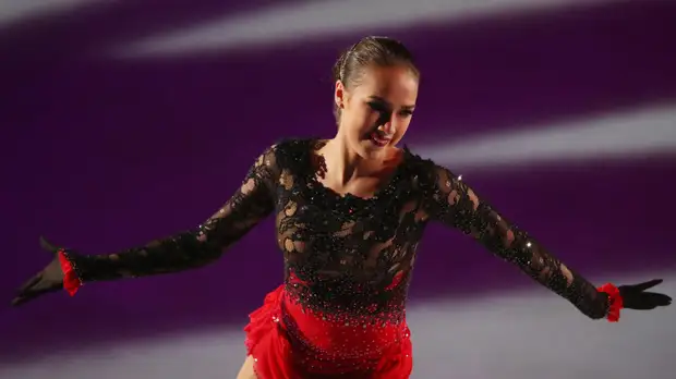 Кукла Загитовой, новый стиль Туктамышевой и флешмоб в поддержку Медведевой: чем живёт мир фигурного катания в межсезонье