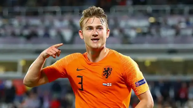 СМИ: «Ювентус» готов заплатить €70 млн за де Лигта