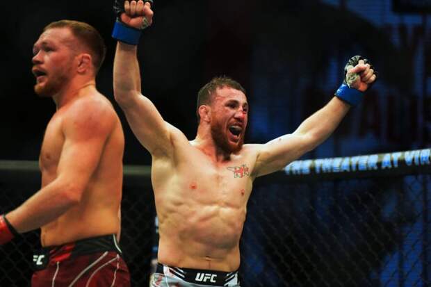 Ужасное поражение при полном бессилии: Ян проиграл Двалишвили на турнире UFC Fight Nights