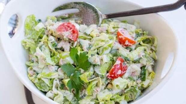 Очень вкусный и правильный салат с тунцом и овощами Очень вкусный и правильный салат с тунцом и овощами