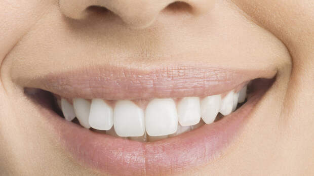 Стоматолог Сидоров рассказал о противопоказаниях к использованию отбеливающей пасты