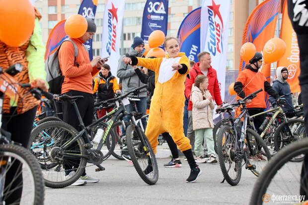 Второй пошел! Участники заезда «Наш оранжевый» выехали на трассу ЗСД Фонтанка Фест