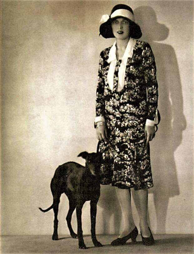 Caresse Crosby and her whippet Clytoris.jpg