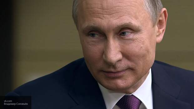 Путин посетил Самарский булочно-кондитерский комбинат и опробовал его продукцию