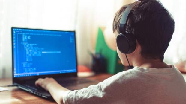 Как российские школьники смогут бесплатно освоить профессию программиста?