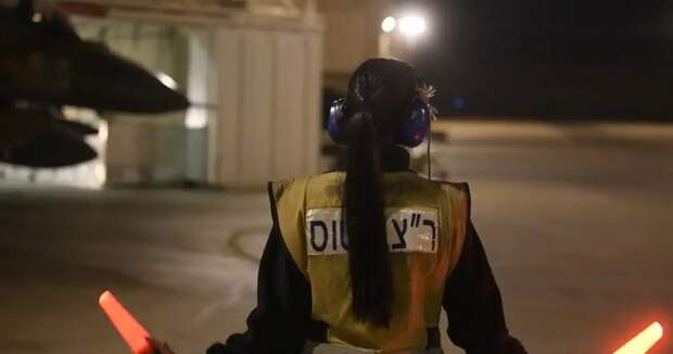 Израиль наносит массированный удар по правительственным кварталам Тегерана