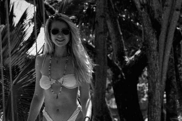 Актриса Анастасия Уколова снялась в бикини