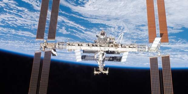 Российские космонавты отправились в открытый космос