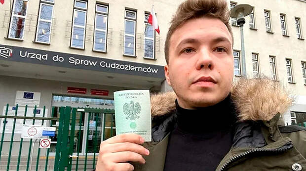 Слёзы змагара: Роман Протасевич рассказал, за чей счёт живёт белорусский протест Слёзы змагара: Роман Протасевич рассказал, за чей счёт живёт белорусский протест