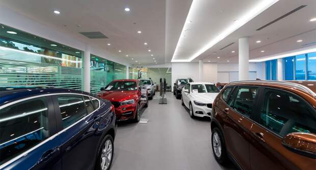 Дилеры BMW в Росии не выдают автомобили клиентам