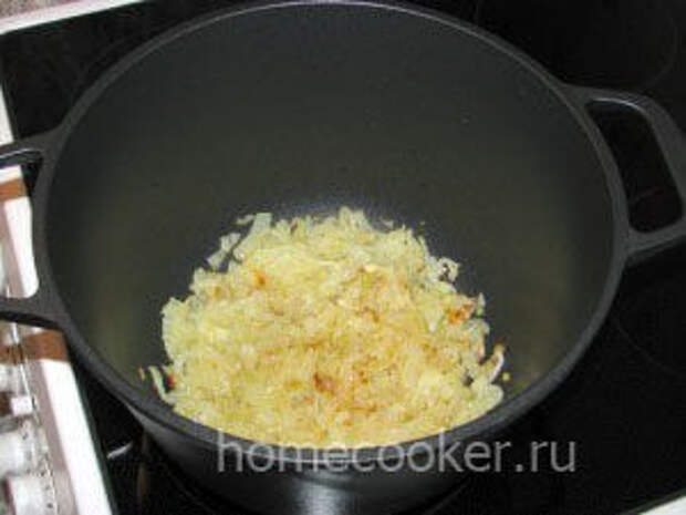 Плов с курицей Obzharivaem luk 1 300x225 Плов с курицей