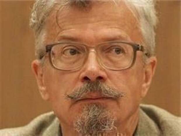 Лимонов: плюнуть на мировое гнусное сообщество Лимонов: плюнуть на мировое гнусное сообщество