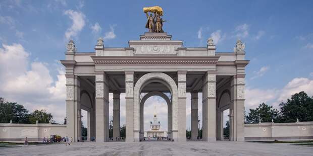 Собянин рассказал о планах развития территории ВДНХ / Фото: Д.Гришкин, mos.ru