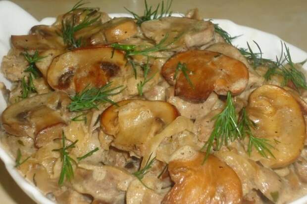 Куриные желудки с грибами в сметане Куриные желудки с грибами в сметане