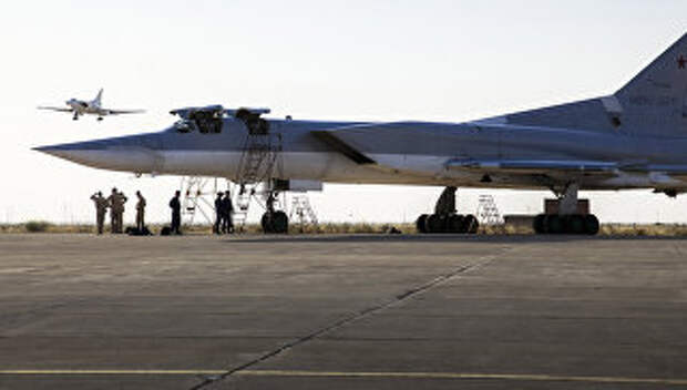 Дальние сверхзвуковые бомбардировщики-ракетоносецы Ту-22 М3. Архивное фото
