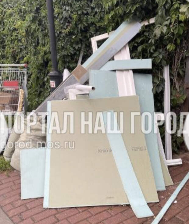 С Воротынской улицы вывезли строительный мусор