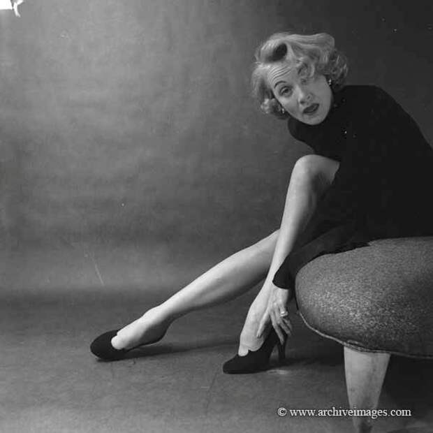 Marlene Dietrich, photo by Milton Greene, 1952