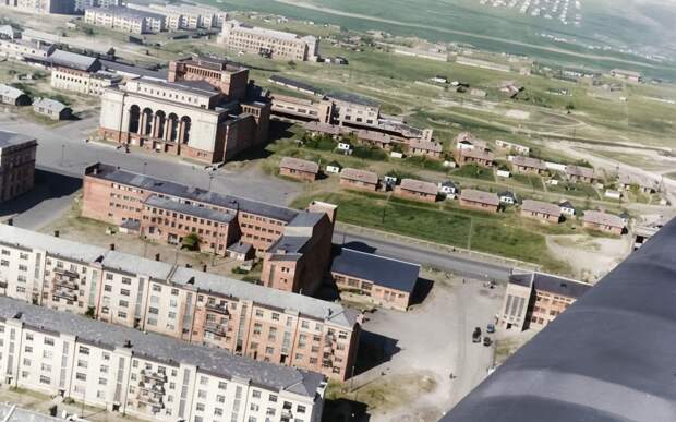 Сталино. Вид на Соцгородок, театр, поселок Далёкий и станцию Товарный двор