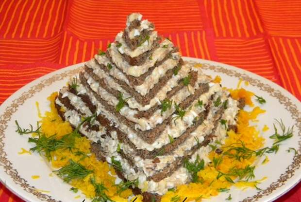 Картинки по запросу Закусочный торт "Египетская пирамида".