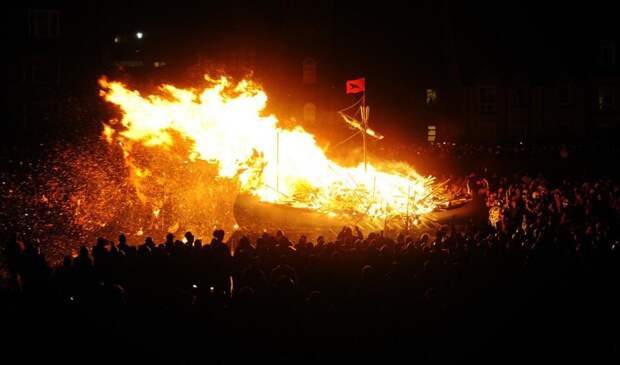UpHellyAa20 Шетландский праздник Апхеллио