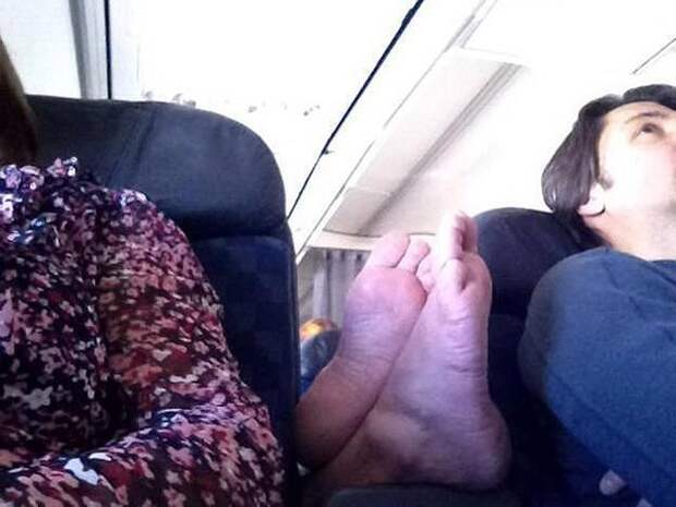 PassengerShaming26 Бывшая стюардесса выкладывает фотографии самых отвратительных пассажиров самолётов