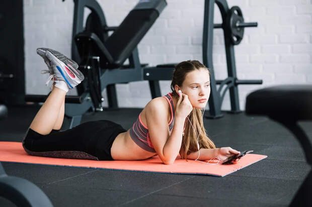 Кованова рассказала об опасности интенсивных тренировок после праздников